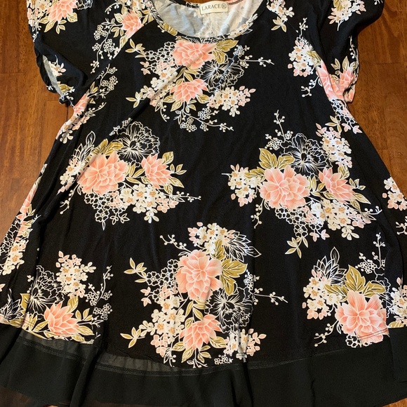 Larace Floral Tunic Top Size XL - Picture 1 of 2